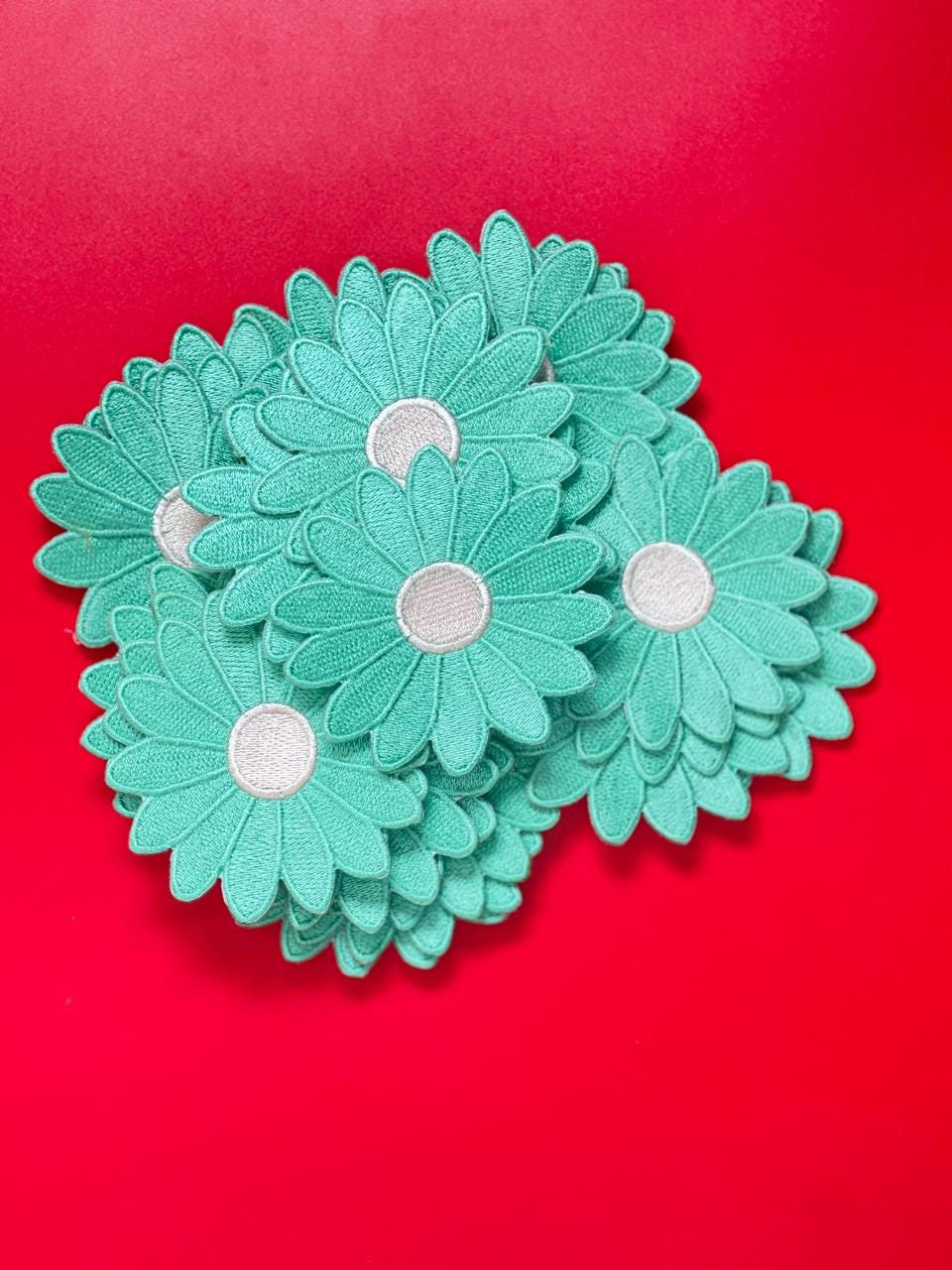 Daisy Flower Embroidery Patch - Iron On Applique (15 pcs min)